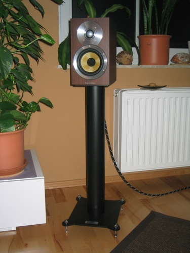 Boxenstativ IQ-3 mit B&W CM1