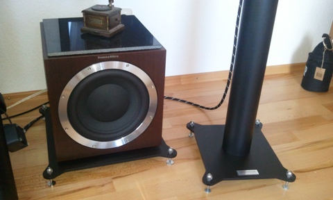 Bass Base mit B&W Sub