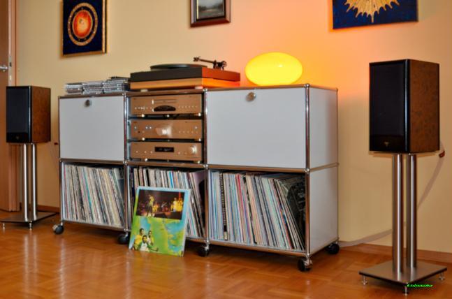 Vienna Acoustics Haydn Grand auf Boxenstativ Filigrano exklusiv