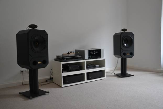 Boxenständer Resonanz mit Tannoy Speaker