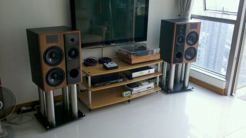 Lautsprecherständer Maßanfertigung mit 4x90er Säule